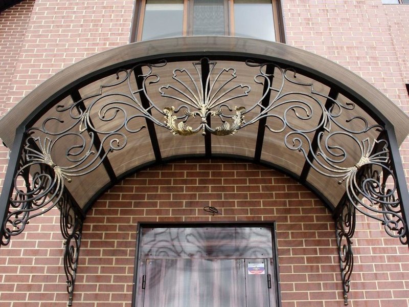 Художественная ковка в Истре, кованные изделия, кованые козырьки, кованые навесы, кованые козырьки и навесы, кованые козырьки и навесы в Истре, заказать кованые козырьки в Истре, кованые навесы в Истре, заказать кованые изделия в Истре, козырьки в Истре, навесы в Истре