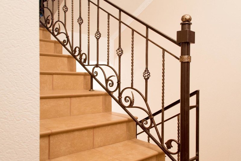 Художественная ковка в Истре, кованные изделия, кованные изделия, ковка в Истре, заказать кованые изделия в Истре, заказать кованые перила в Истре