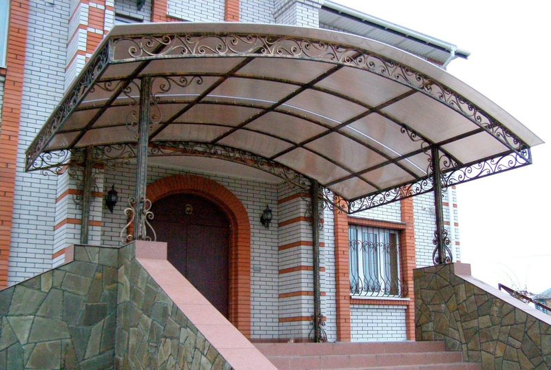 Художественная ковка в Истре, кованные изделия, кованые козырьки, кованые навесы, кованые козырьки и навесы, кованые козырьки и навесы в Истре, заказать кованые козырьки в Истре, кованые навесы в Истре, заказать кованые изделия в Истре, козырьки в Истре, навесы в Истре