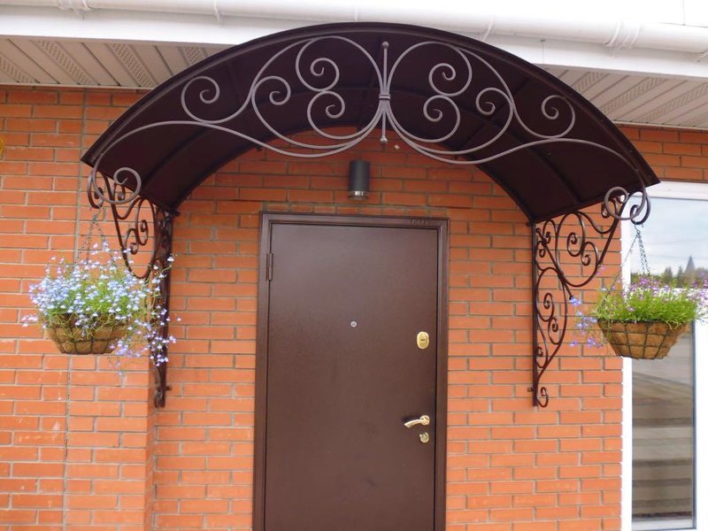 Художественная ковка в Истре, кованные изделия, кованые козырьки, кованые навесы, кованые козырьки и навесы, кованые козырьки и навесы в Истре, заказать кованые козырьки в Истре, кованые навесы в Истре, заказать кованые изделия в Истре, козырьки в Истре, навесы в Истре