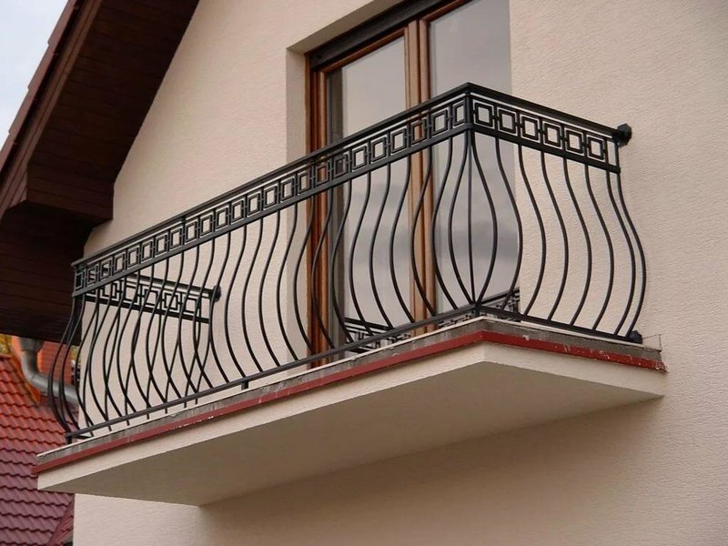 Перила и ограждения для балкона на заказ. Заказать кованый балкон в Истре. Кованые балконы, ковка в Истре, заказать кованые решетки в Истре, кованые балконы на заказ, кованые ограждения на заказ в Истринской области