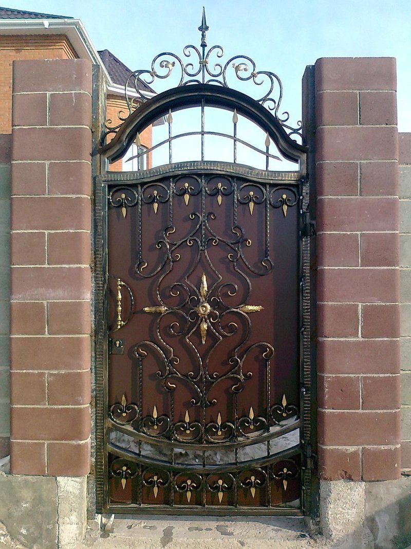 Художественная ковка в Истре, кованные изделия, кованые калитки, кованые калитки в Истре, кованые калитки для дачи, ковка в Истре, заказать кованые изделия в Истре, заказать ковку в Истре