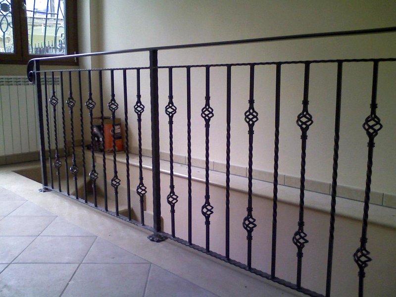 Художественная ковка в Истре, кованные изделия, кованные изделия, ковка в Истре, заказать кованые изделия в Истре, заказать кованые перила в Истре, перила на заказ, заказать перила в Истре
