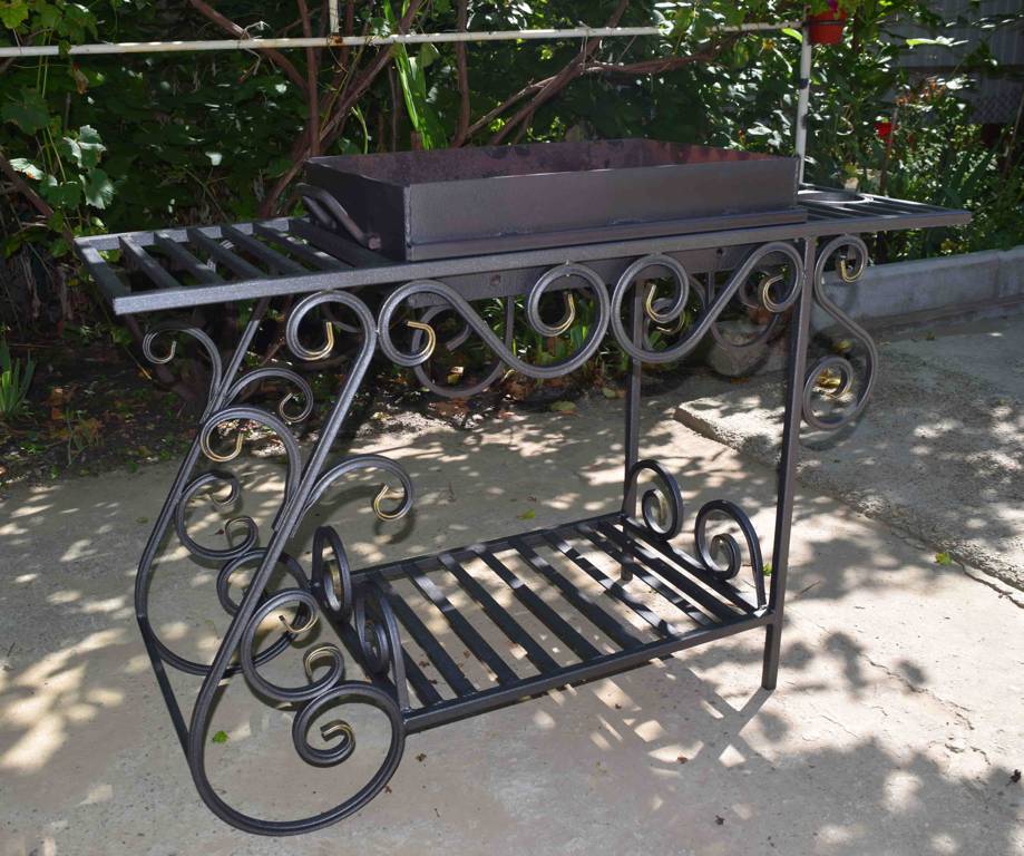 Кованые мангалы для дачи в Истре и Подмосковье. Заказать кованый мангал быстро и недорого Кованые мангалы, Художественная ковка в Истре, кованные изделия, кованые мангалы, заказать мангал в Истре, кованый мангал в Истре, ковка мангала, кованые мангалы в Истре, заказать кованый мангал в Истре
