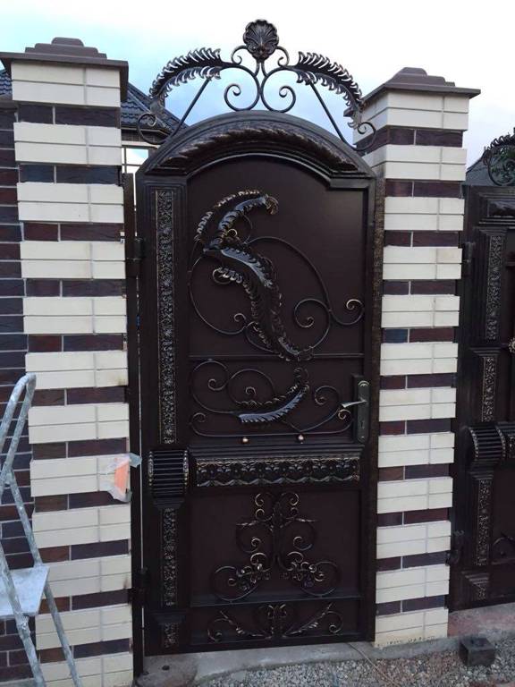 Художественная ковка в Истре, кованные изделия, кованые калитки, кованые калитки в Истре, кованые калитки для дачи, ковка в Истре, заказать кованые изделия в Истре, заказать ковку в Истре