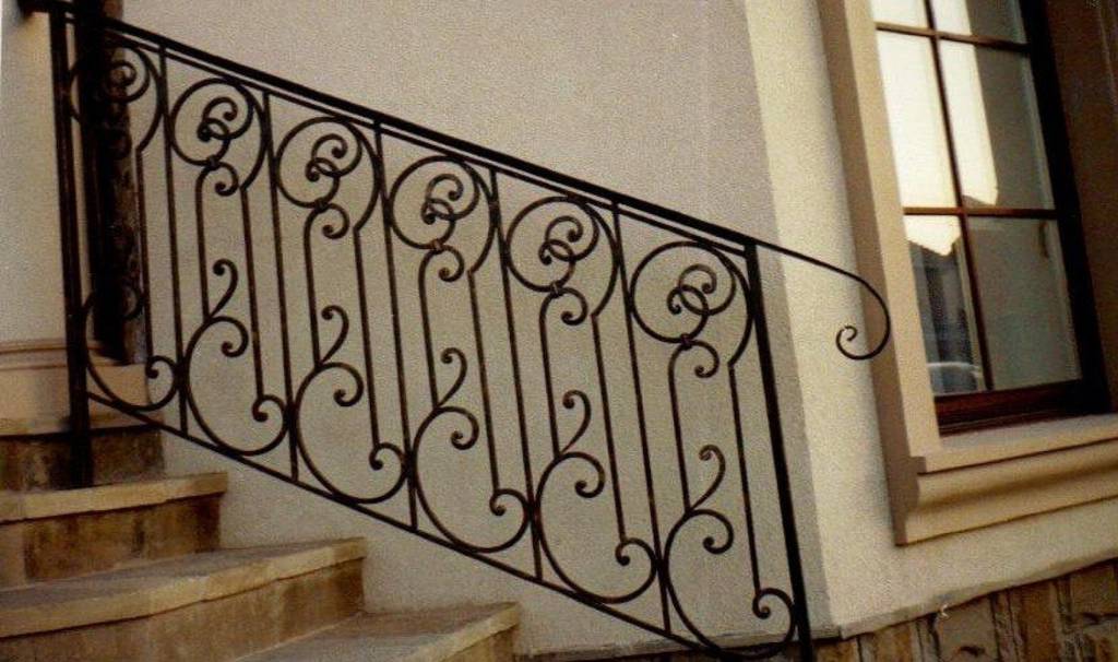 Художественная ковка в Истре, кованные изделия, кованные изделия, ковка в Истре, заказать кованые изделия в Истре, заказать кованые перила в Истре