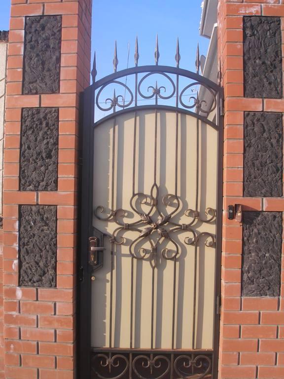 Художественная ковка в Истре, кованные изделия, кованые калитки, кованые калитки в Истре, кованые калитки для дачи, ковка в Истре, заказать кованые изделия в Истре, заказать ковку в Истре