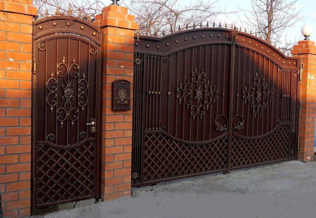 Художественная ковка в Истре, кованные изделия, кованые ворота, ковка в Истре, заказать кованые изделия в Истре, заказать кованые ворота в Истре, кованые ворота на заказ в Истринской области