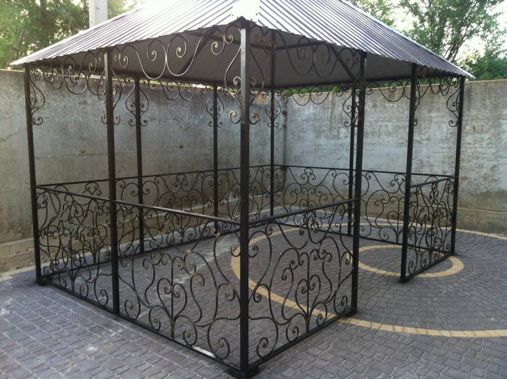 Художественная ковка в Истре, кованные изделия, кованые беседки, кованые беседки в Истре, кованые беседки для дачи, ковка в Истре, заказать кованые изделия в Истре, заказать ковку в Истре