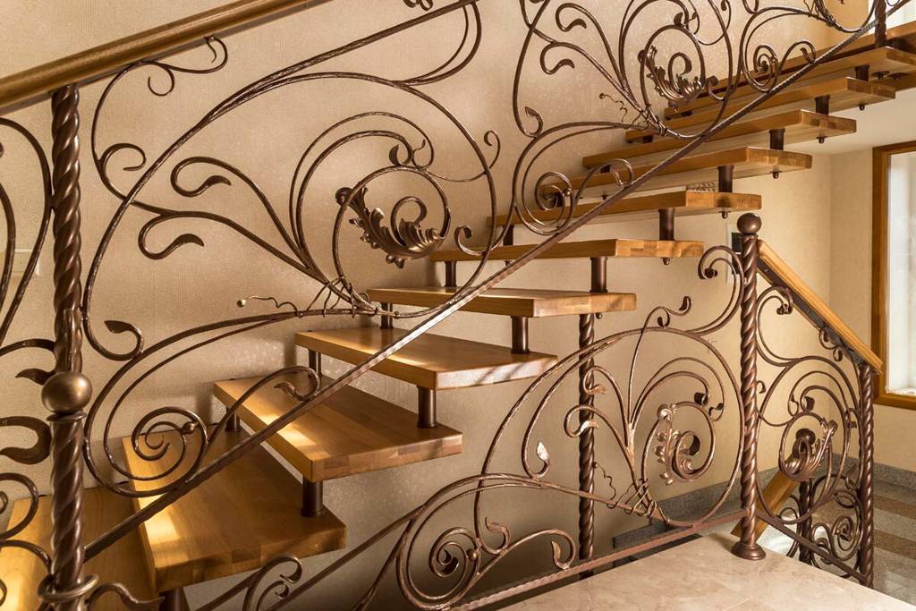 Художественная ковка в Истре, кованные изделия, кованные изделия, ковка в Истре, заказать кованые изделия в Истре, заказать кованые перила в Истре