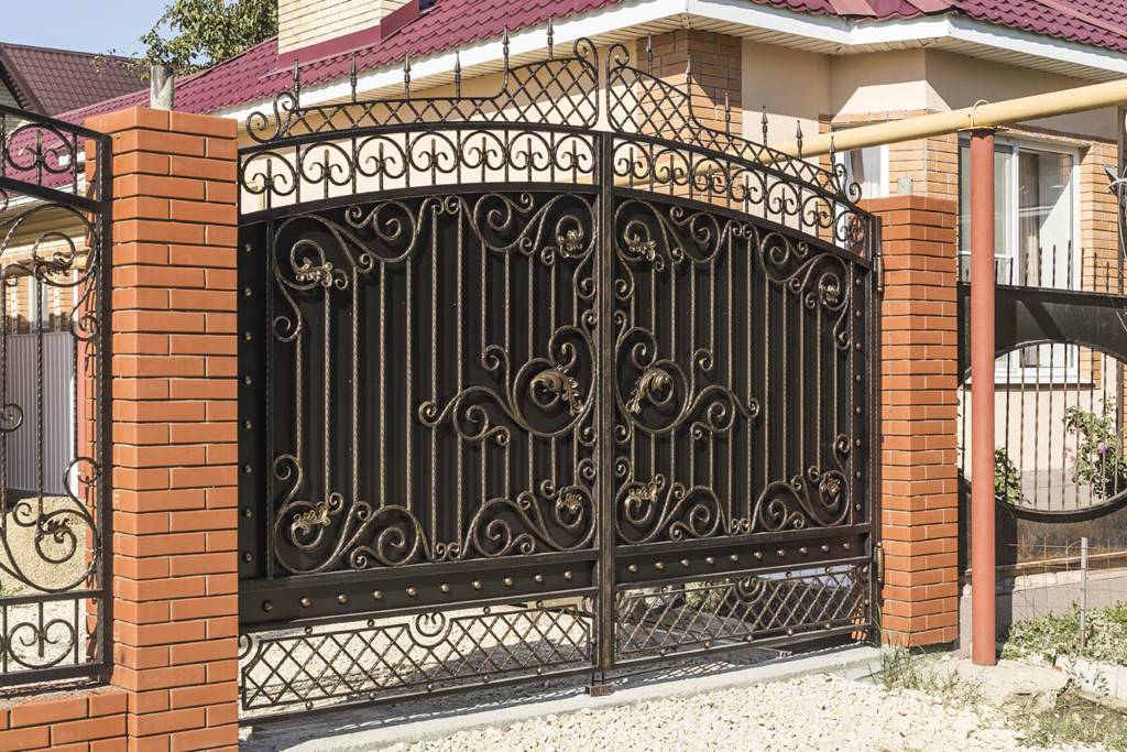 Художественная ковка в Истре, кованные изделия, кованые ворота, ковка в Истре, заказать кованые изделия в Истре, заказать кованые ворота в Истре, кованые ворота на заказ в Истринской области