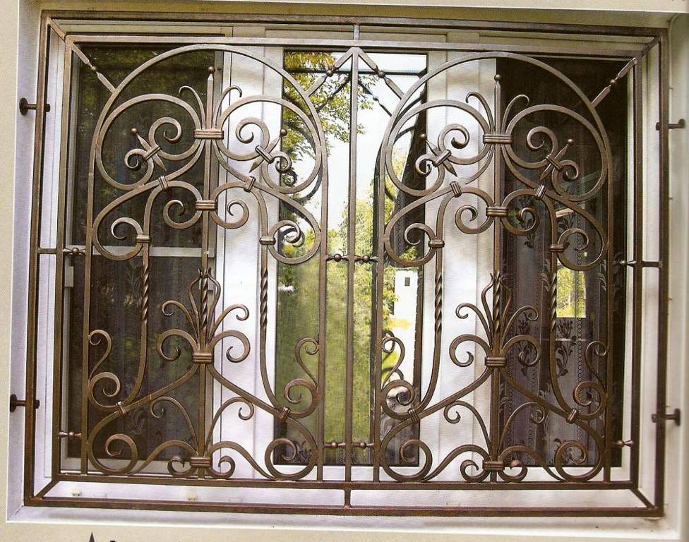 Художественная ковка в Истре, кованные изделия, кованые решетки, кованые решетки в Истре, заказать кованые решетки в Истре, кованые решетки в Истре недорого, ковка в Истре недорого