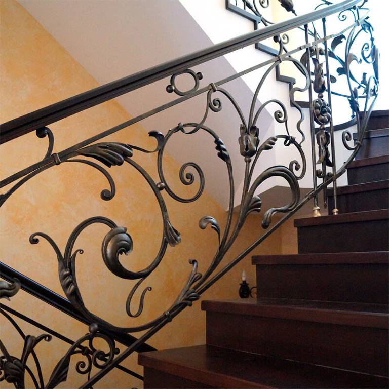Художественная ковка в Истре, кованные изделия, кованные изделия, ковка в Истре, заказать кованые изделия в Истре, заказать кованые перила в Истре