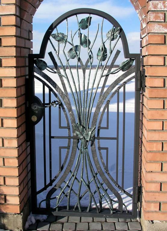 Художественная ковка в Истре, кованные изделия, кованые калитки, кованые калитки в Истре, кованые калитки для дачи, ковка в Истре, заказать кованые изделия в Истре, заказать ковку в Истре