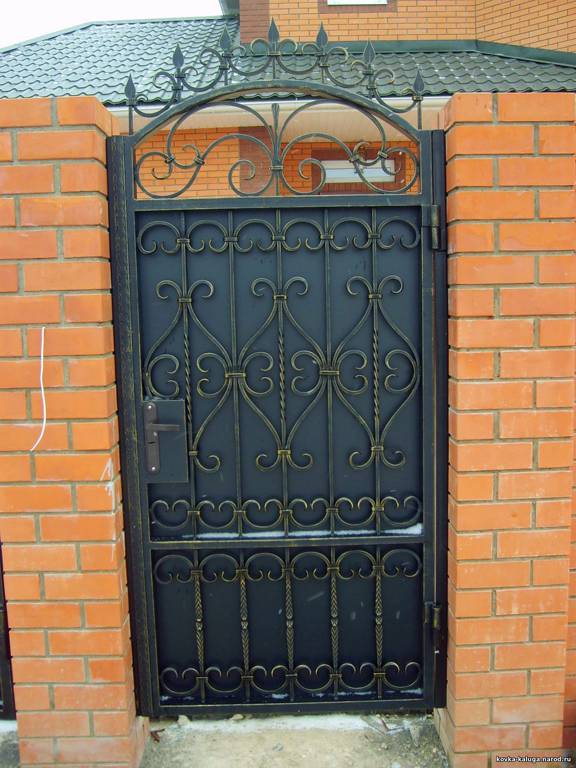 Художественная ковка в Истре, кованные изделия, кованые калитки, кованые калитки в Истре, кованые калитки для дачи, ковка в Истре, заказать кованые изделия в Истре, заказать ковку в Истре