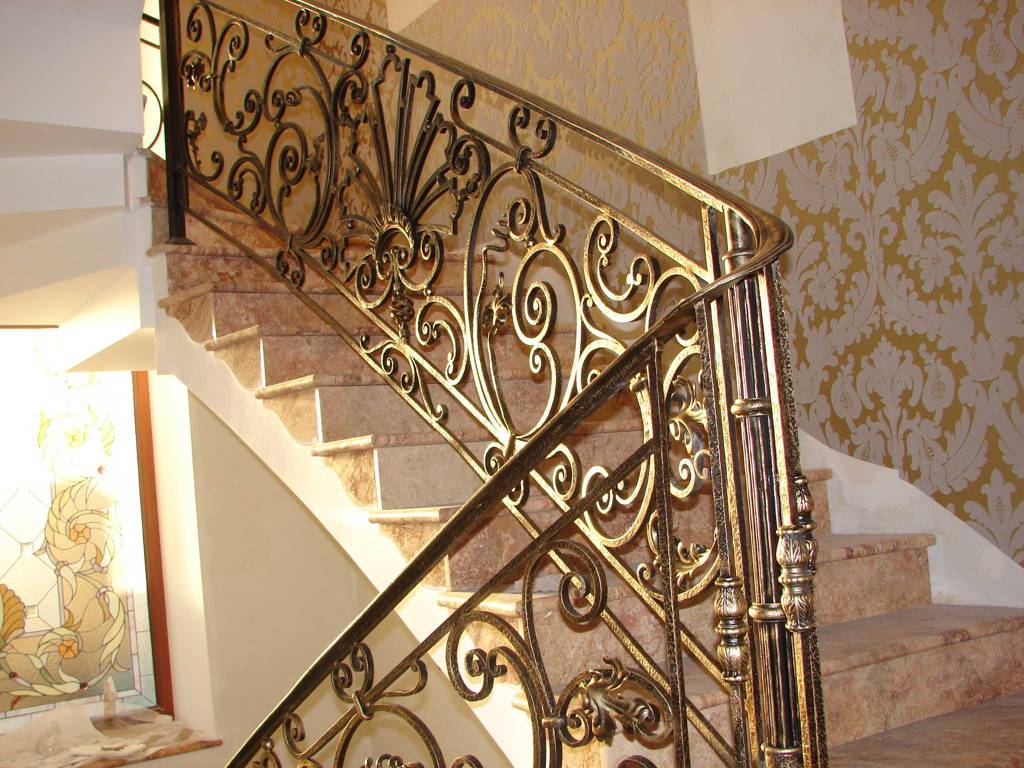 Художественная ковка в Истре, кованные изделия, кованные изделия, ковка в Истре, заказать кованые изделия в Истре, заказать кованые перила в Истре