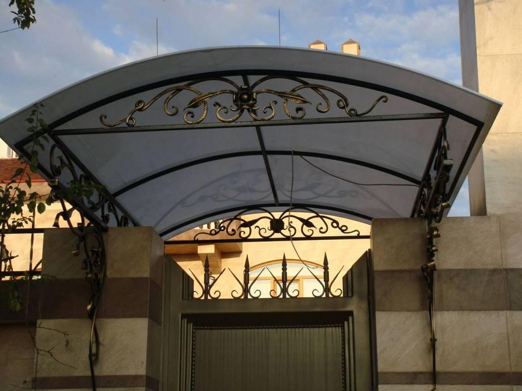 Художественная ковка в Истре, кованные изделия, кованые козырьки, кованые навесы, кованые козырьки и навесы, кованые козырьки и навесы в Истре, заказать кованые козырьки в Истре, кованые навесы в Истре, заказать кованые изделия в Истре, козырьки в Истре, навесы в Истре