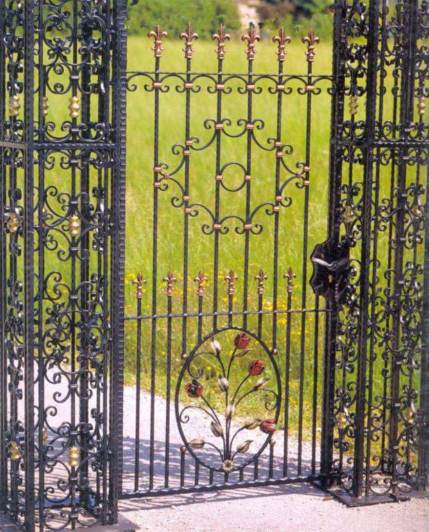 Художественная ковка в Истре, кованные изделия, кованые калитки, кованые калитки в Истре, кованые калитки для дачи, ковка в Истре, заказать кованые изделия в Истре, заказать ковку в Истре