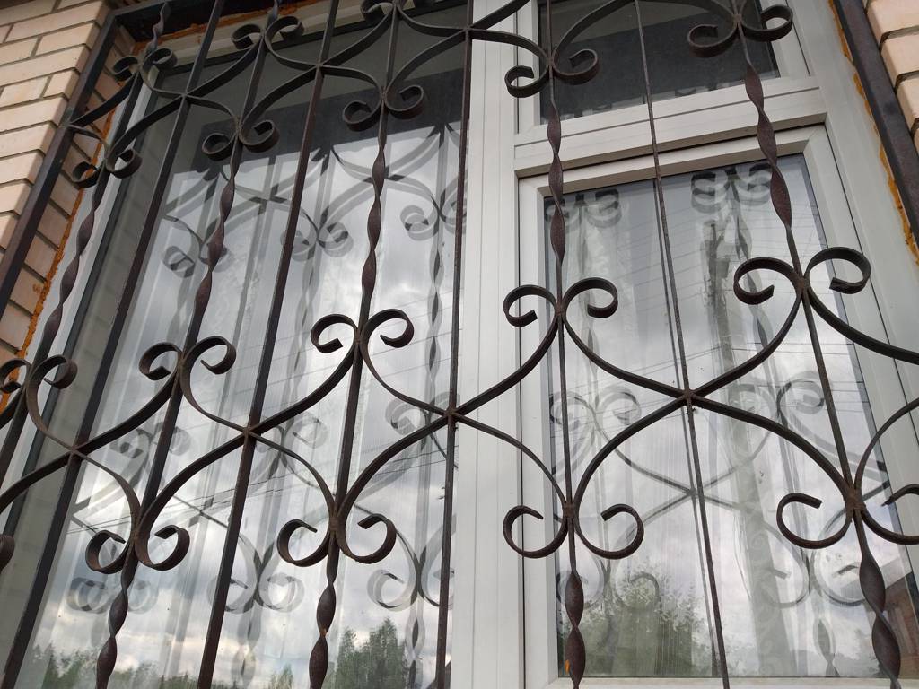 Художественная ковка в Истре, кованные изделия, кованые решетки, кованые решетки в Истре, заказать кованые решетки в Истре, кованые решетки в Истре недорого, ковка в Истре недорого