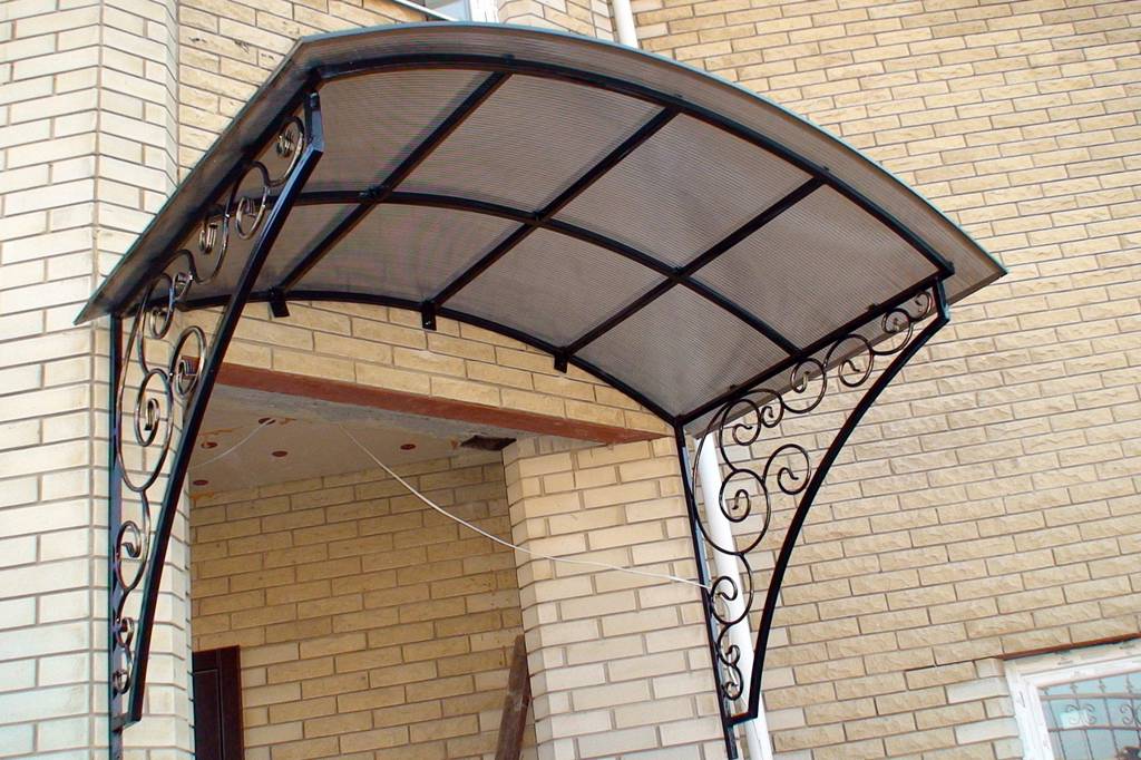 Художественная ковка в Истре, кованные изделия, кованые козырьки, кованые навесы, кованые козырьки и навесы, кованые козырьки и навесы в Истре, заказать кованые козырьки в Истре, кованые навесы в Истре, заказать кованые изделия в Истре, козырьки в Истре, навесы в Истре