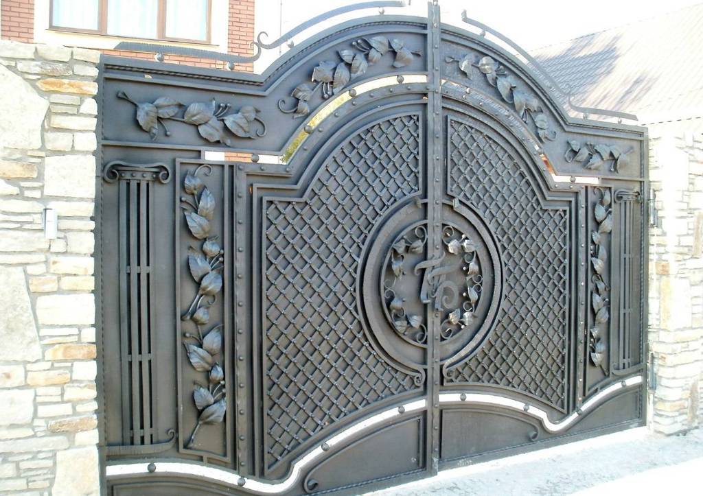 Художественная ковка в Истре, кованные изделия, кованые ворота, ковка в Истре, заказать кованые изделия в Истре, заказать кованые ворота в Истре, кованые ворота на заказ в Истринской области