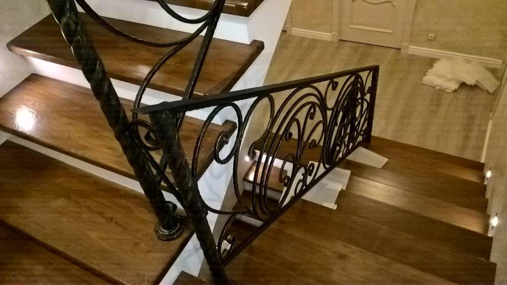 Художественная ковка в Истре, кованные изделия, кованные изделия, ковка в Истре, заказать кованые изделия в Истре, заказать кованые перила в Истре