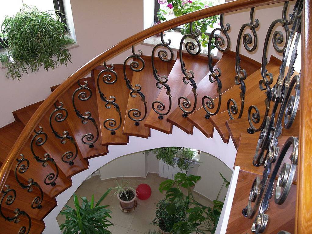 Художественная ковка в Истре, кованные изделия, кованные изделия, ковка в Истре, заказать кованые изделия в Истре, заказать кованые перила в Истре