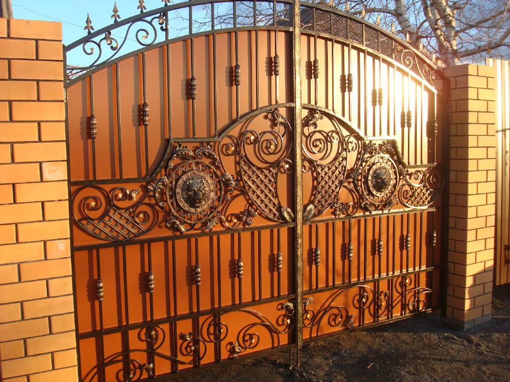 Художественная ковка в Истре, кованные изделия, кованые ворота, ковка в Истре, заказать кованые изделия в Истре, заказать кованые ворота в Истре, кованые ворота на заказ в Истринской области