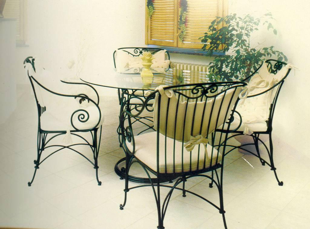 Художественная ковка в Истре, кованные изделия, кованая мебель, кованая мебель в Истре, заказать кованую мебель в Истре, кованые предметы интерьера на заказ Истра