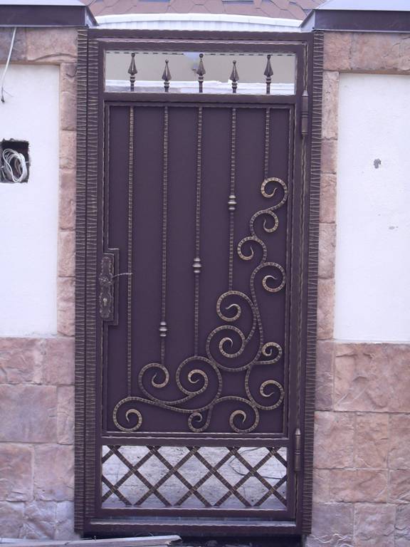 Художественная ковка в Истре, кованные изделия, кованые калитки, кованые калитки в Истре, кованые калитки для дачи, ковка в Истре, заказать кованые изделия в Истре, заказать ковку в Истре