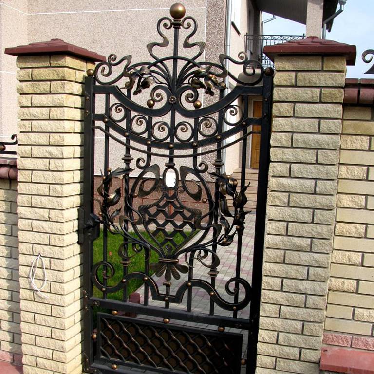 Художественная ковка в Истре, кованные изделия, кованые калитки, кованые калитки в Истре, кованые калитки для дачи, ковка в Истре, заказать кованые изделия в Истре, заказать ковку в Истре