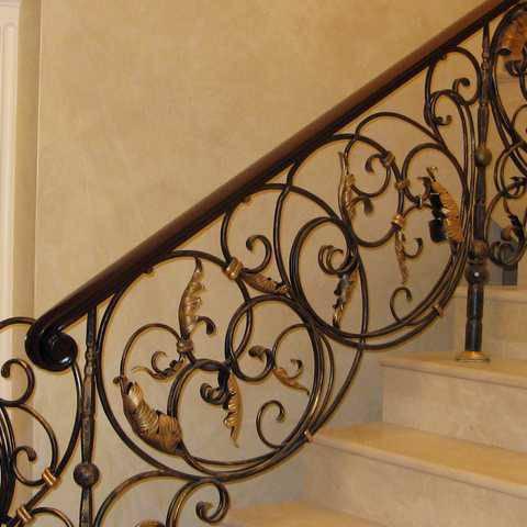 Художественная ковка в Истре, кованные изделия, кованные изделия, ковка в Истре, заказать кованые изделия в Истре, заказать кованые перила в Истре