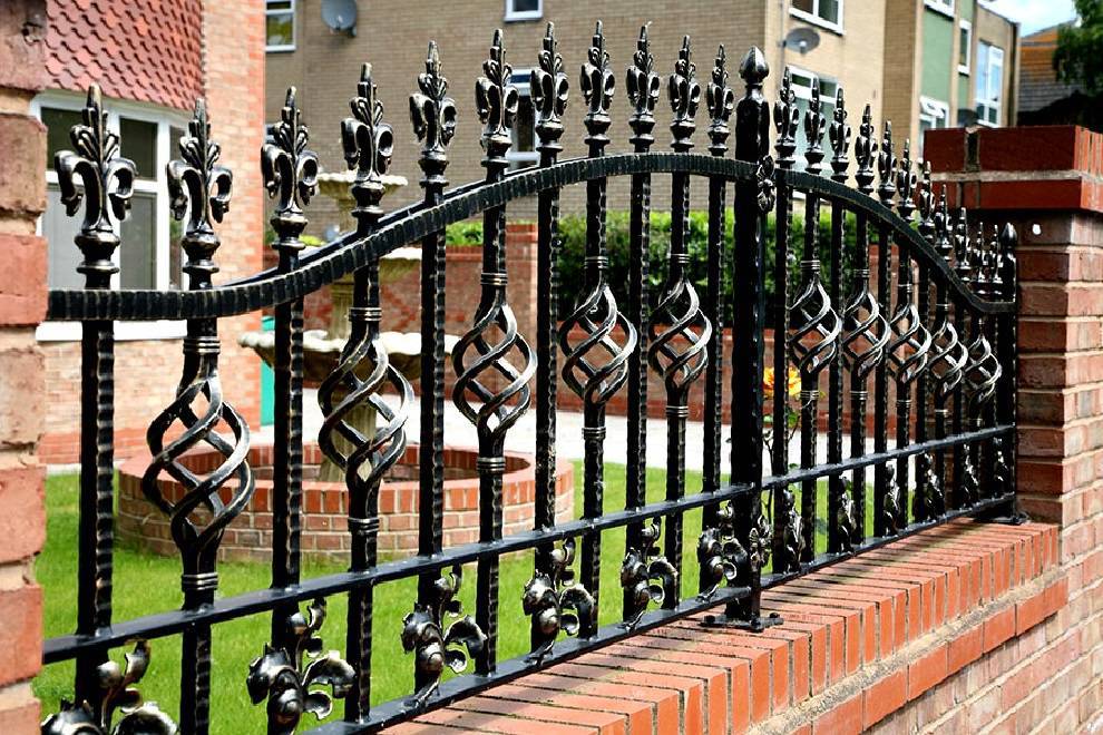 Художественная ковка в Истре, кованные изделия, кованые ворота, ковка в Истре, заказать кованые изделия в Истре, заказать кованые ворота в Истре, кованые ворота на заказ в Истринской области