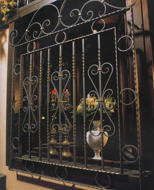 Художественная ковка в Истре, кованные изделия, кованые решетки, кованые решетки в Истре, заказать кованые решетки в Истре, кованые решетки в Истре недорого, ковка в Истре недорого