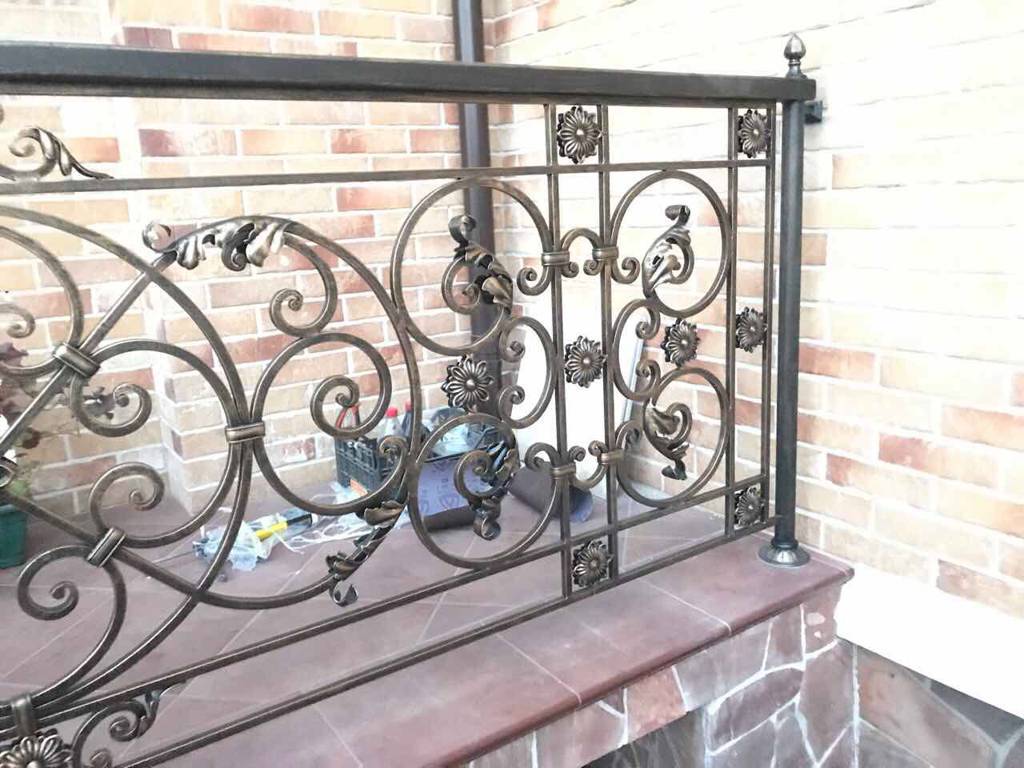 ковка в Истре, заказать кованые решетки в Истре, кованые балконы на заказ, кованые ограждения на заказ в Истринской области