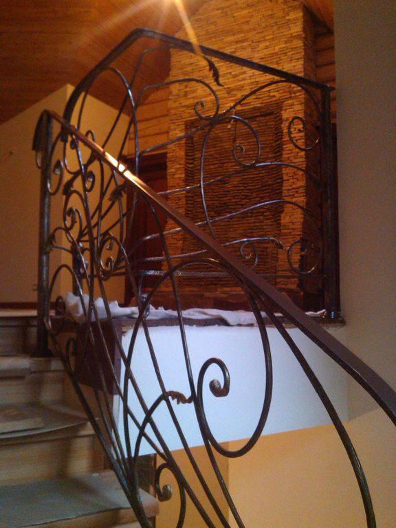 Художественная ковка в Истре, кованные изделия, кованные изделия, ковка в Истре, заказать кованые изделия в Истре, заказать кованые перила в Истре