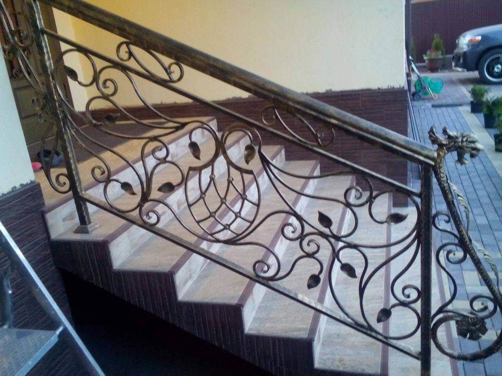 Художественная ковка в Истре, кованные изделия, кованные изделия, ковка в Истре, заказать кованые изделия в Истре, заказать кованые перила в Истре