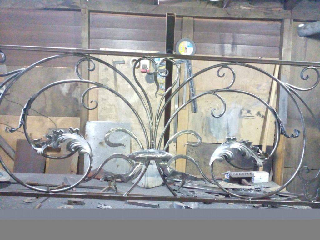 Художественная ковка в Истре, кованные изделия, кованные изделия, ковка в Истре, заказать кованые изделия в Истре, заказать кованые перила в Истре