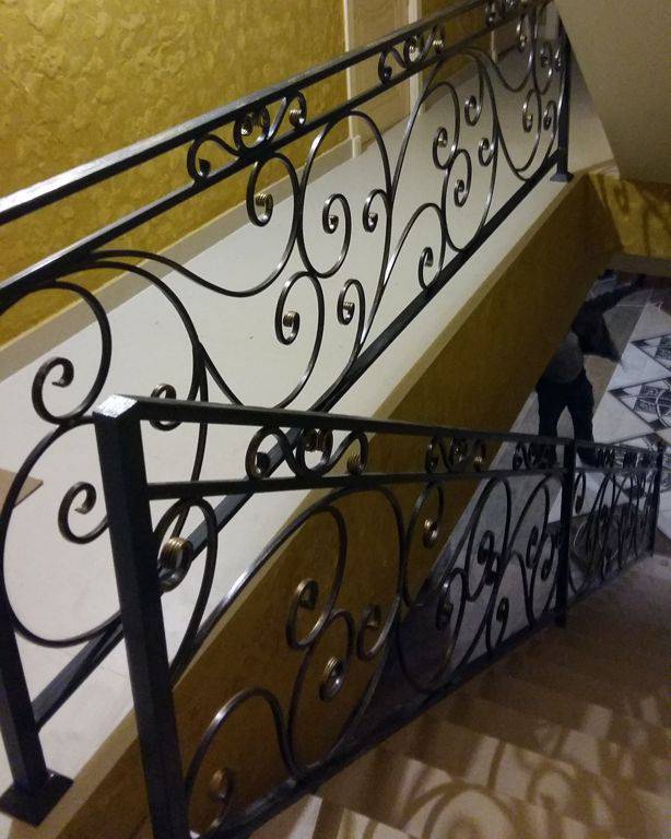 Художественная ковка в Истре, кованные изделия, кованные изделия, ковка в Истре, заказать кованые изделия в Истре, заказать кованые перила в Истре
