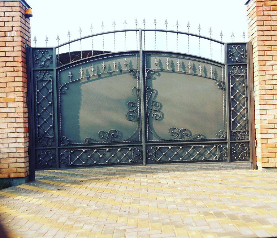 Художественная ковка в Истре, кованные изделия, кованые ворота, ковка в Истре, заказать кованые изделия в Истре, заказать кованые ворота в Истре, кованые ворота на заказ в Истринской области