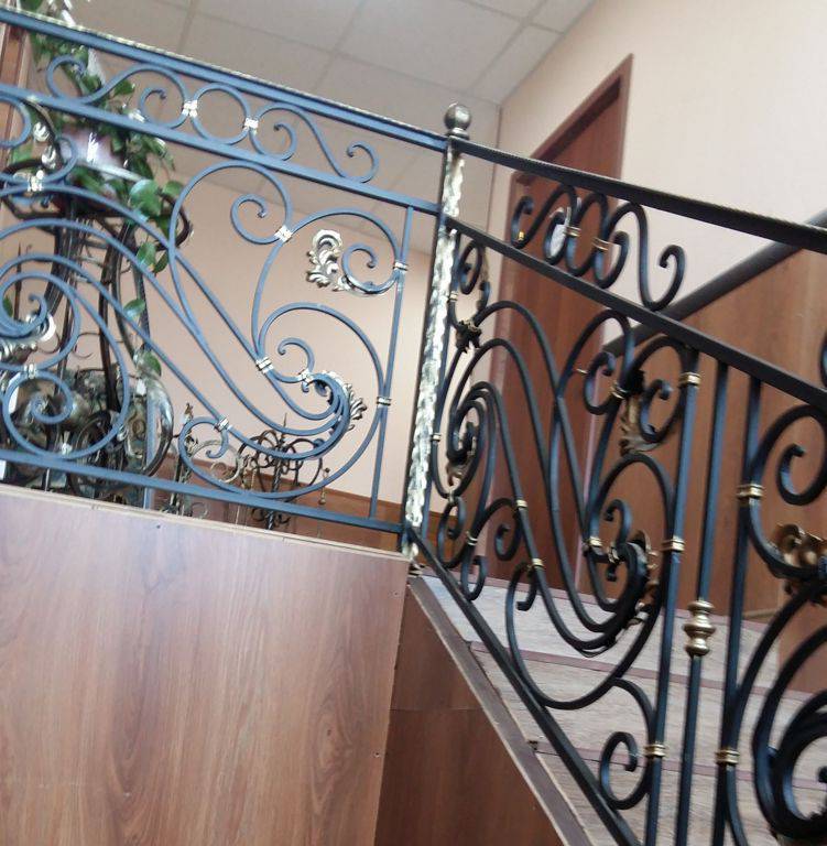 Художественная ковка в Истре, кованные изделия, кованные изделия, ковка в Истре, заказать кованые изделия в Истре, заказать кованые перила в Истре