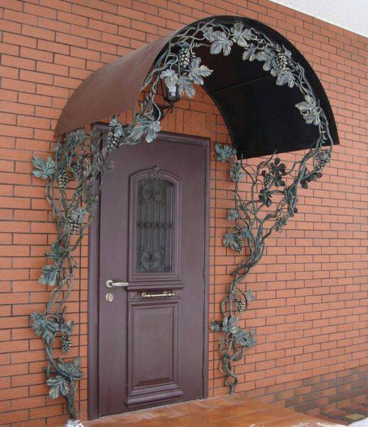 Художественная ковка в Истре, кованные изделия, кованые козырьки, кованые навесы, кованые козырьки и навесы, кованые козырьки и навесы в Истре, заказать кованые козырьки в Истре, кованые навесы в Истре, заказать кованые изделия в Истре, козырьки в Истре, навесы в Истре