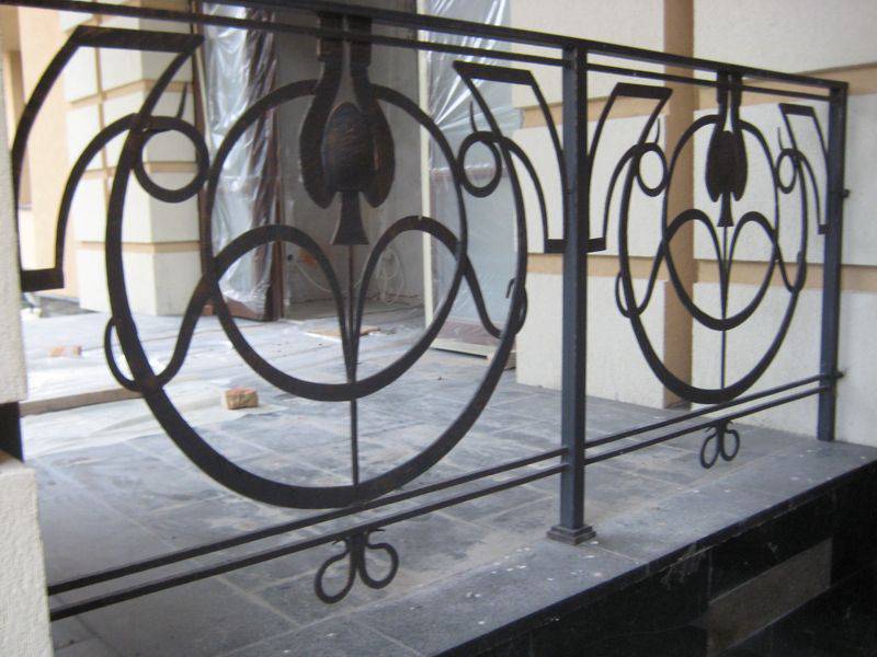 ковка в Истре, заказать кованые решетки в Истре, кованые балконы на заказ, кованые ограждения на заказ в Истринской области