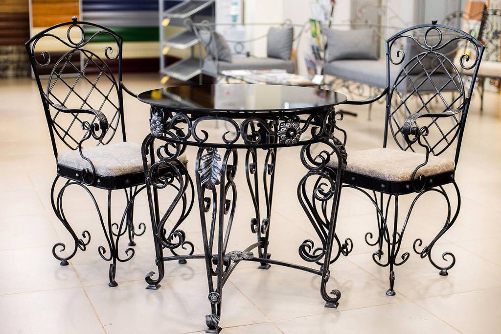 Художественная ковка в Истре, кованные изделия, кованая мебель, кованая мебель в Истре, заказать кованую мебель в Истре, кованые предметы интерьера на заказ Истра