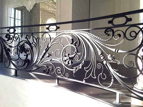 ковка в Истре, заказать кованые решетки в Истре, кованые балконы на заказ, кованые ограждения на заказ в Истринской области