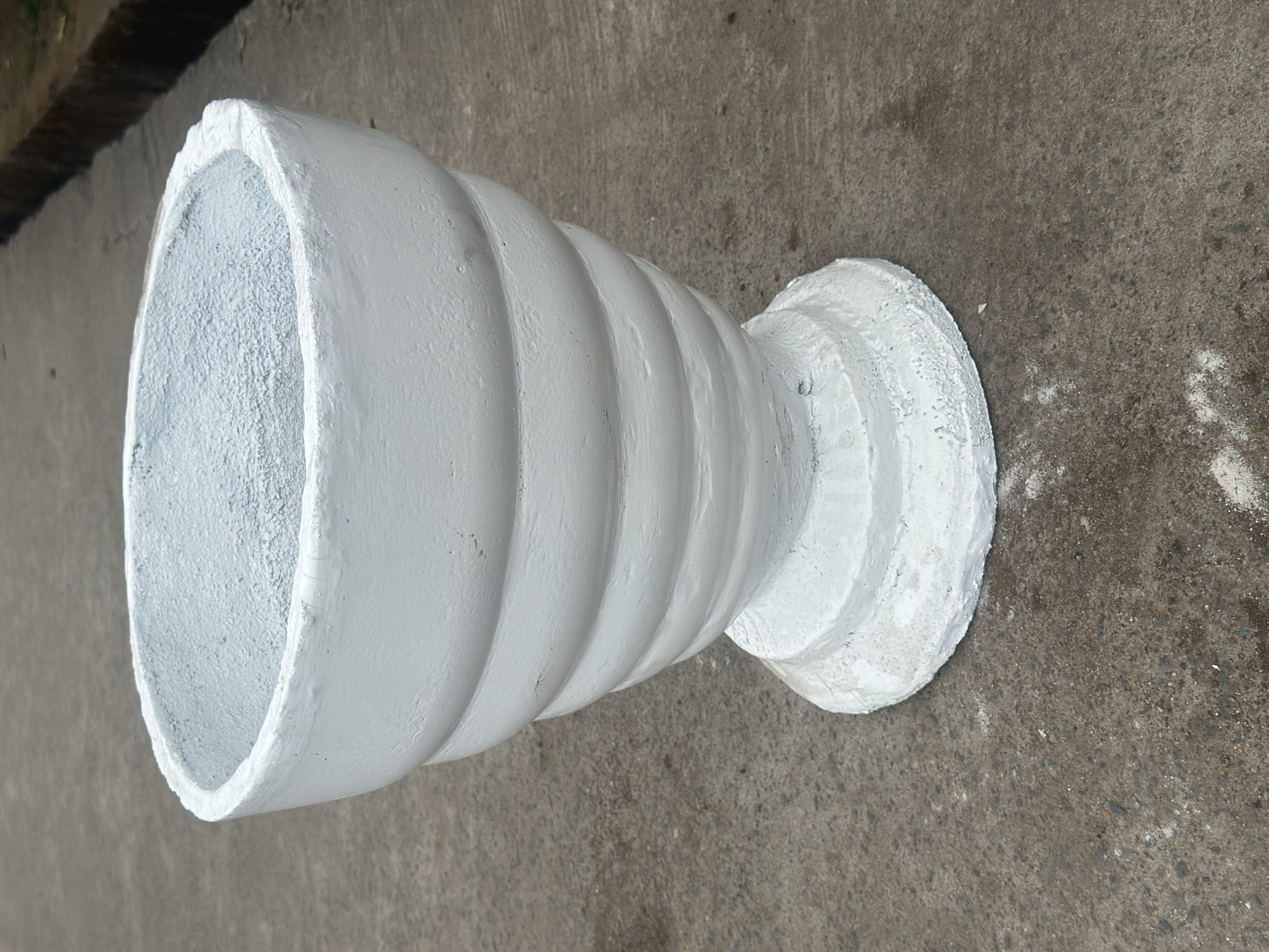 pot with stand small