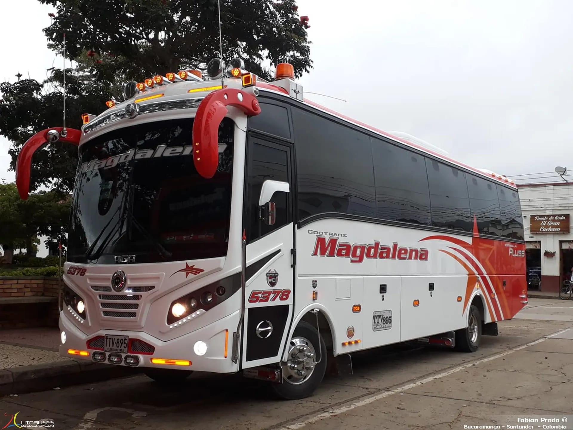 Aga Aga Midibus Hino FC9J