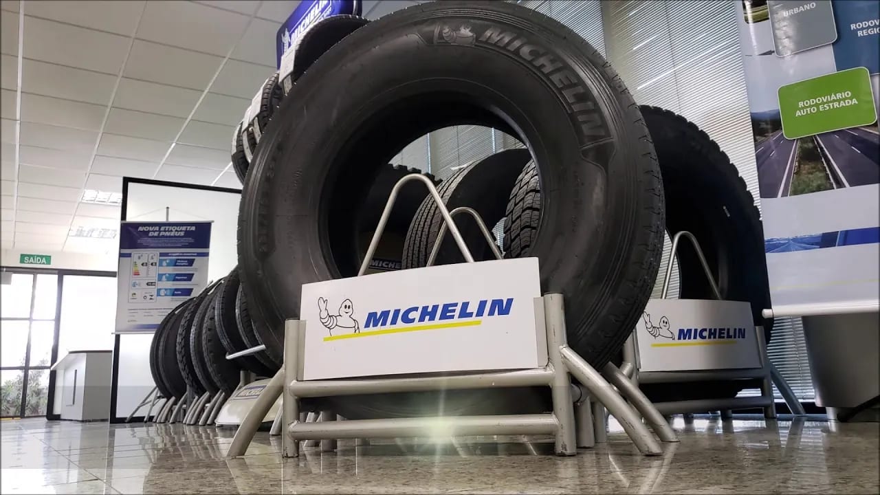 Neumatico utilizado para la fabricación de autobuses