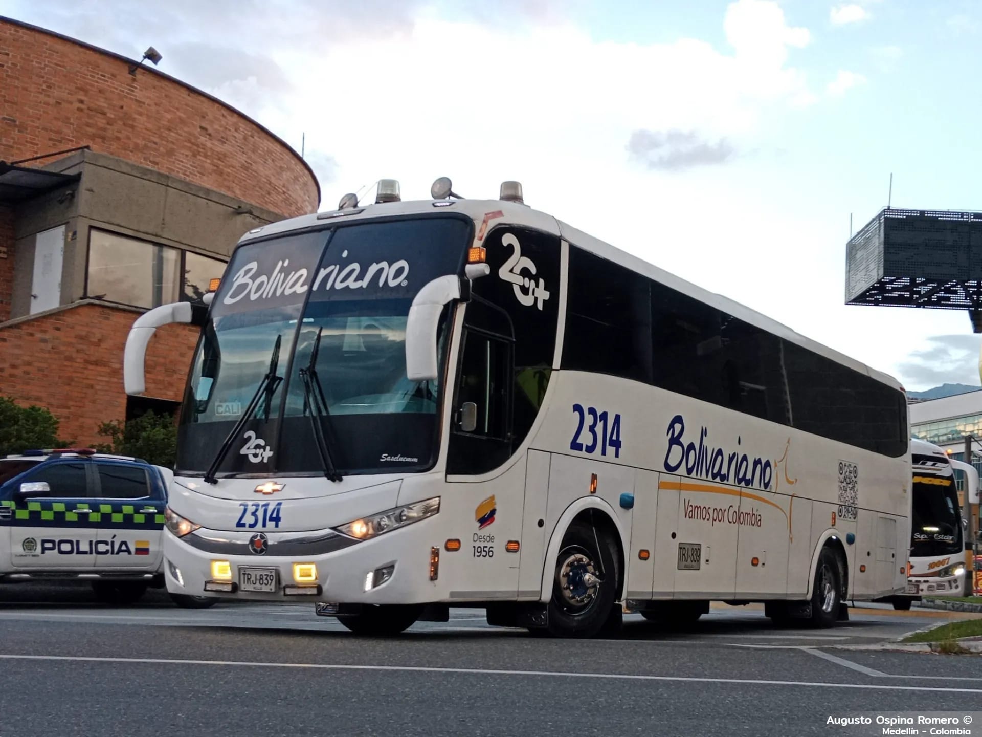 Marcopolo Superpolo Marcopolo Paradiso 1200 G6 Chevrolet Isuzu LV 150