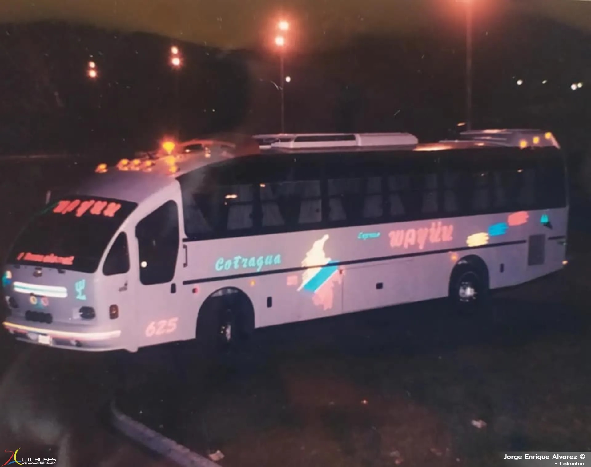Olimpica Olimpica Cox 2000 Chevrolet Isuzu CHR 660 LWB